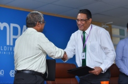 During the ceremony held to sign the agreement between CMB and Pension Office. PHOTO/HUSSAIN WAHEED/MIHAARU