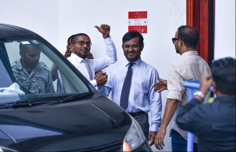 ސިޔާސީ އިދިކޮޅު ބޭފުޅުން މިނިވަންކުރުން: މަހްލޫފް ވެސް ދޫކޮށްލައިފި