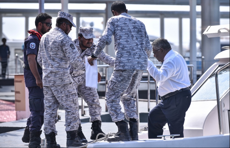 ދެފަނޑިޔާރުންގެ ހައްގު ވަނީ ނިގުޅައިގެންފައި: ވަކީލުން