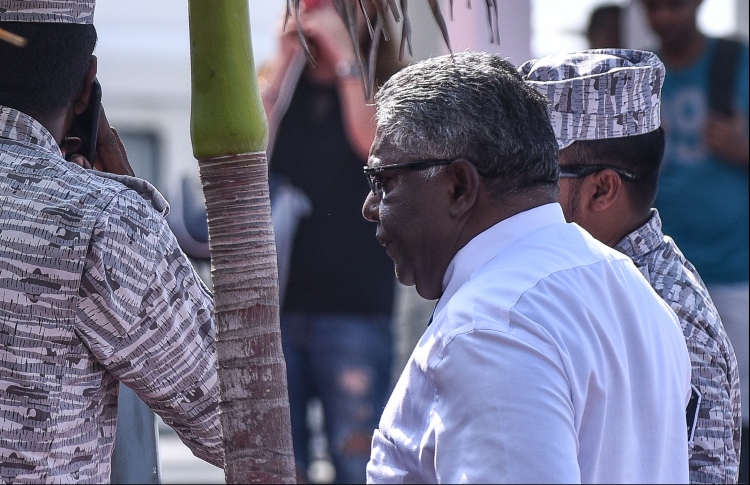 ގިސްލައި ރޮމުން އަލީ ހަމީދު އިހުސާސްތައް ބޭރުކޮށްލައިފި