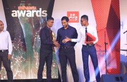 Paradise Island Resort, May 5, 2018: Runner Hassan Saaid (L), who won first place in Men's Individual Sports, shakes hands with the second and third place winners, badminton player Hussain Zayan Shaheed Zaki (C) and middle-distance runner Zaid Shareef. PHOTO/IMAGES.MV