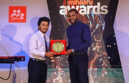Paradise Island Resort, May 5, 2018: Mohamed Mimrah Hassan (L) won Most Promising Volleyball Player. The award was presented by the former legendary goalkeeper of the Maldives National Football Team, Imran Mohamed. PHOTO/IMAGES.MV