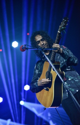Olympus, May 8, 2018: Ismail Affan performs at the release of his new album, "Gen'bendhen". PHOTO: NISHAN ALI/MIHAARU