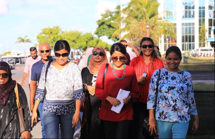 ޔުމްނާ މައުމޫންގެ ޕާސްޕޯޓް ހިފަހައްޓައިފި