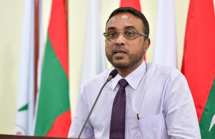 ލުތުފީ ރާއްޖެ ވަޑައިގަތުމުން ޕާސްޕޯޓް ހިފަހައްޓައިފި