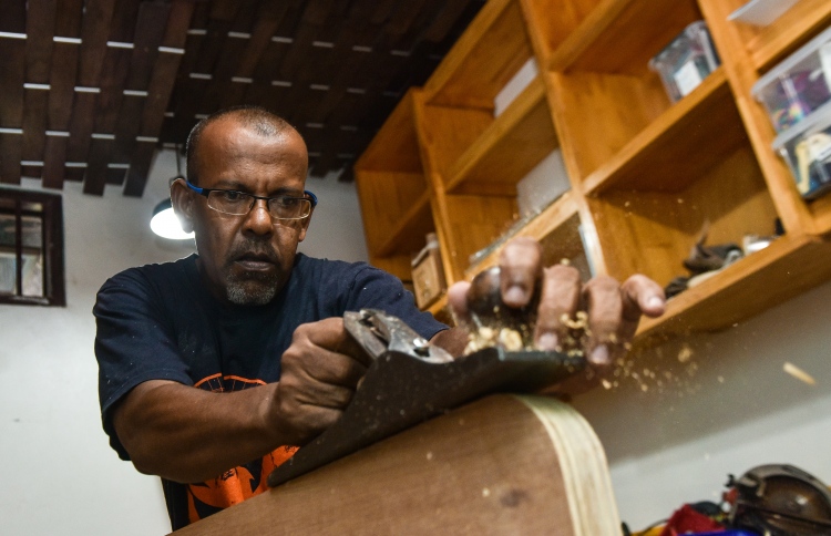 ޝަކުވާއަކާ ނުލައި: ތުރުތުރުއެޅިޔަސް ގަދަ ހިތްވަރު