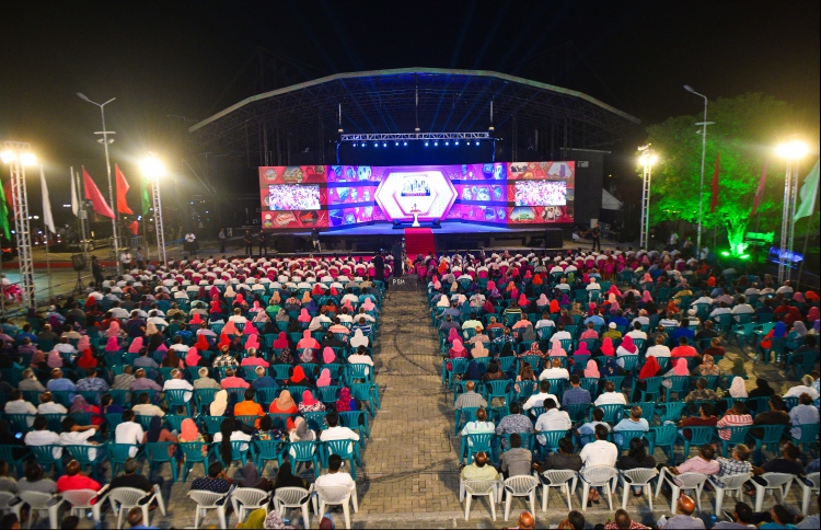 ޕީޕީއެމުން މޯލްޑިވިއަނަށް ފައިސާ ދައްކައި ހަލާސްކޮށްފި