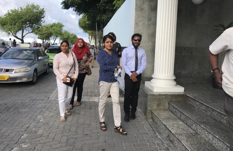 ޔުމްނާގެ އަތުލިއުމުގެ ސާމްޕަލް ނަގަން ޕޮލިހަށް