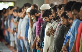 Islamic Centre, May 16, 2018: People perform prayers in the Grand Friday Mosque on the first day of the Islamic holy month of Ramadan. PHOTO: NISHAN ALI/MIHAARU