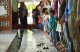 Islamic Centre, May 16, 2018: People perform prayers in the Grand Friday Mosque on the first day of the Islamic holy month of Ramadan. PHOTO: NISHAN ALI/MIHAARU