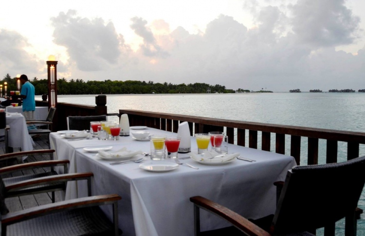 ރޯދަވީއްލަން ޕެރަޑައިސް އަށް، ވަރަށް ސަޅި