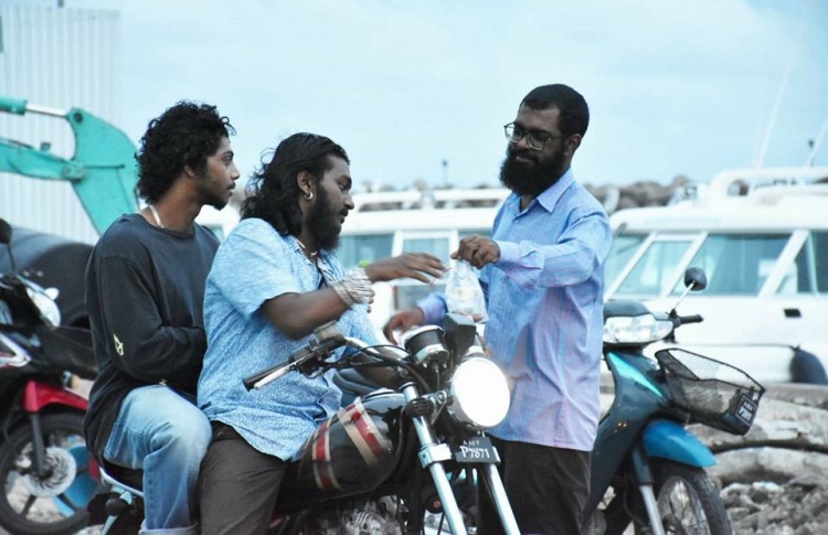 މަގުމަތިން ރޯދަ ވީއްލަން އެހީތެރިވެދޭނެ މީހުން ހޯދަނީ