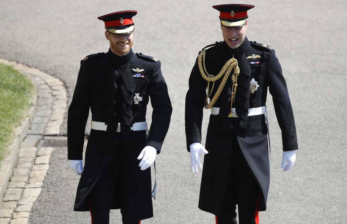 ކައިވެނީގެ ހަފުލާ އަށް ޕްރިންސް ވިލިއަމް އަދި ޕްރިންސް ހެރީ (ވ) ވަޑައިގަންނަވަނީ. --ފޮޓޯ:އޭއެފްޕީ