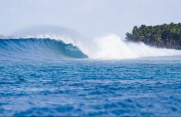 Beautiful waves at Machines. PHOTO: MICKEY NATTS