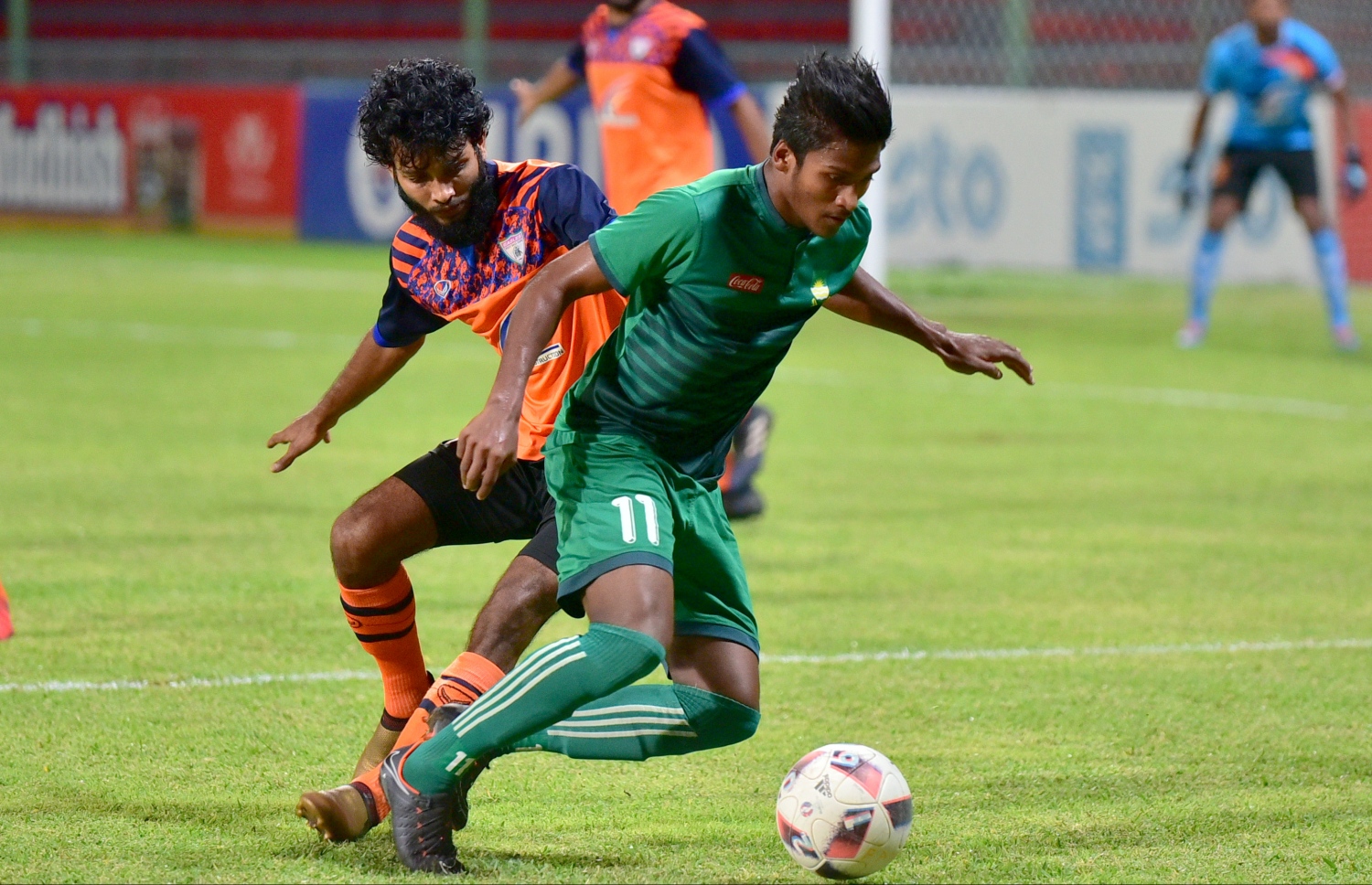 އީގަލްސްގެ ސިފާއު (ވ) ކައިރިން މާޒިޔާގެ ދާދު ބޯޅަ ހިފައިގެންދަނީ. -- ފޮޓޯ: ނިޝާން އަލީ/ މިހާރު