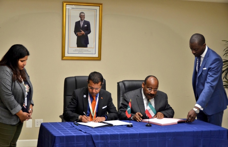 ރާއްޖެ-އިކުއެޓޯރިއަލް ގިިނީ ސިޔާސީ ގުޅުން ގާއިމުކޮށްފި