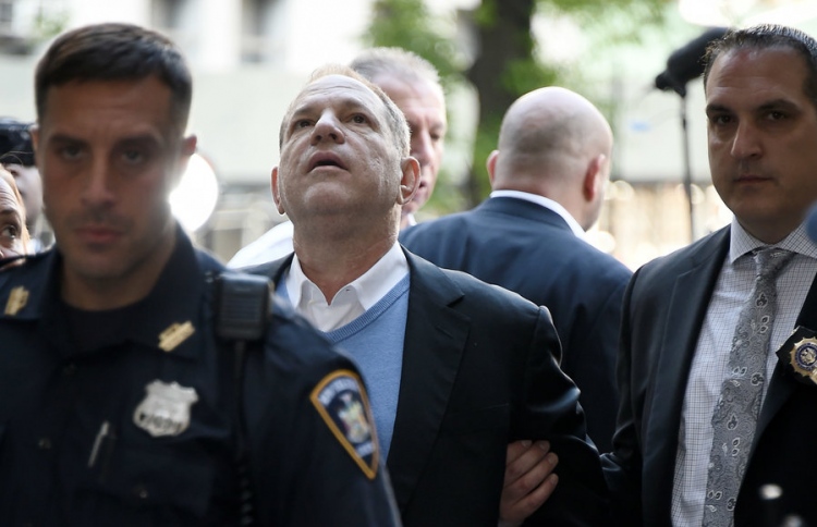 ހާވީ ވައިންސްޓީނަށް ރޭޕްގެ ދައުވާކޮށްފި