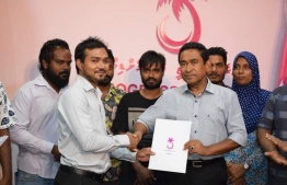 President Abdulla Yameen welcoming new members to PPM at a meeting held in PPM's official hub in the capital Male on May 28, 2018. PHOTO: PPM