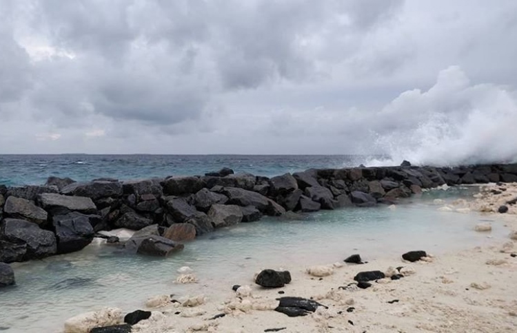 ކުޅުދުއްފުށީ އެއާޕޯޓަށް ހިއްކި ބިމުގެ ތޮށި ހަލާކުވެއްޖެ