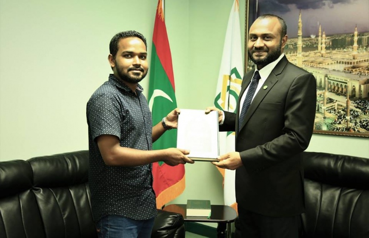 ގުރުއާން މުބާރާތުން ވަނަހޯދި އަޝްރަގަށް ސްކޮލަޝިޕެއް