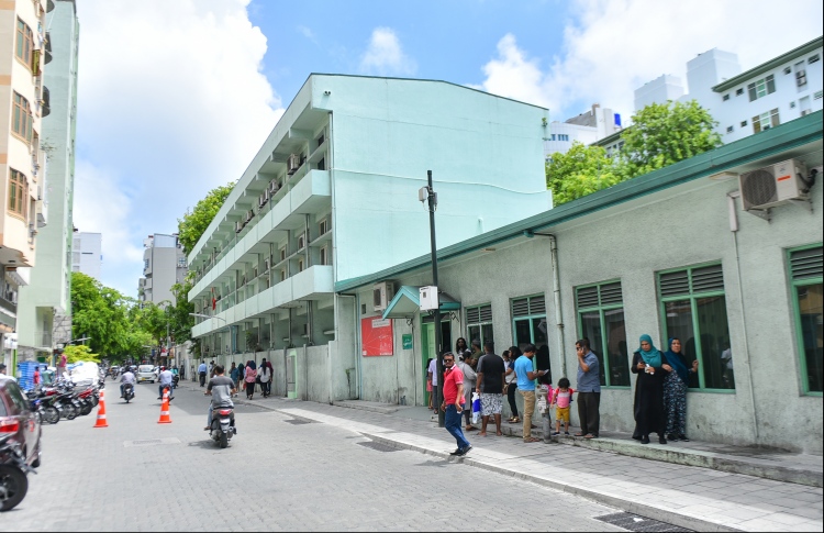 ރޯގާތައް ފެތުރޭ އަދަދު ކޮންޓްރޯލް ނުވެ އިތުރުވަނީ