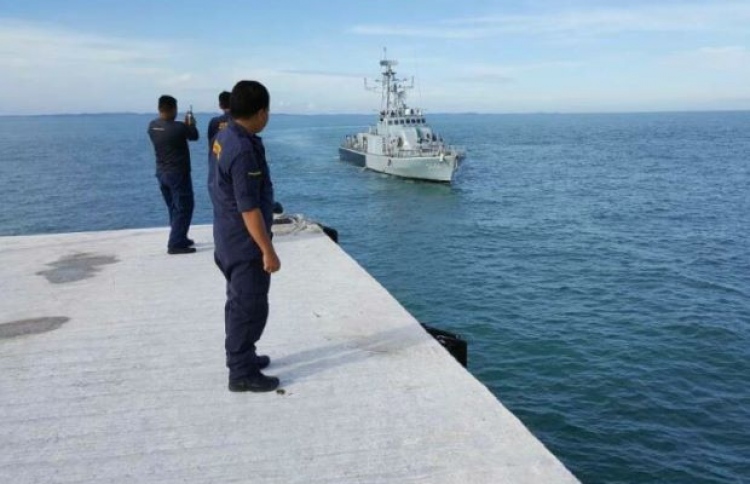 ސިންގަޕޫރު ކައިރީ މެލޭޝިޔާ އިން ރަށެއް ހަދަނީ