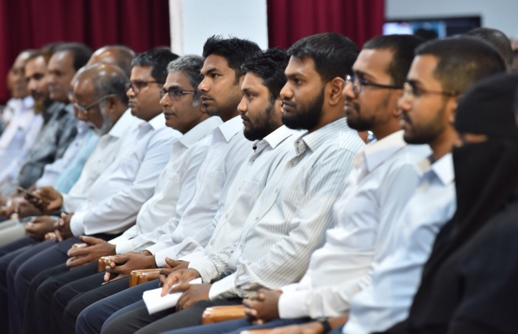 ޑރ. މަޖީދު އެންމެ ލޯބިކުރެއްވީ އިލްމީ ދިރާސާކުރުމަށް