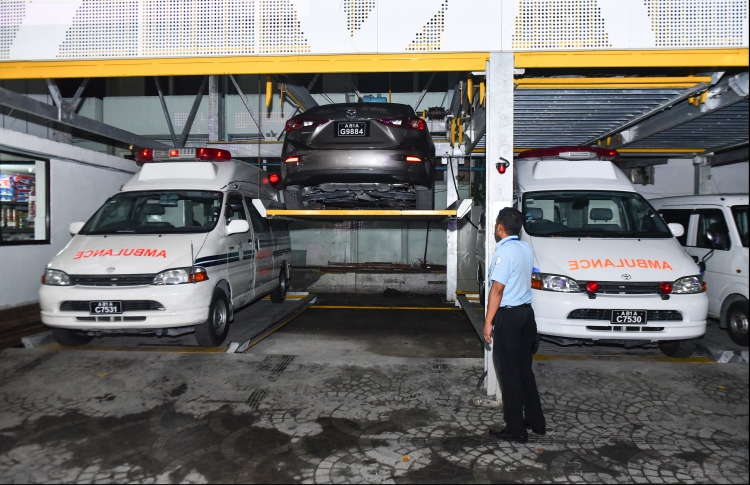 އޭޑީކޭގައި ހެދި މެކޭނިކަލް ޕާކިން ނިޒާމު ބޭނުންކުރަނީ