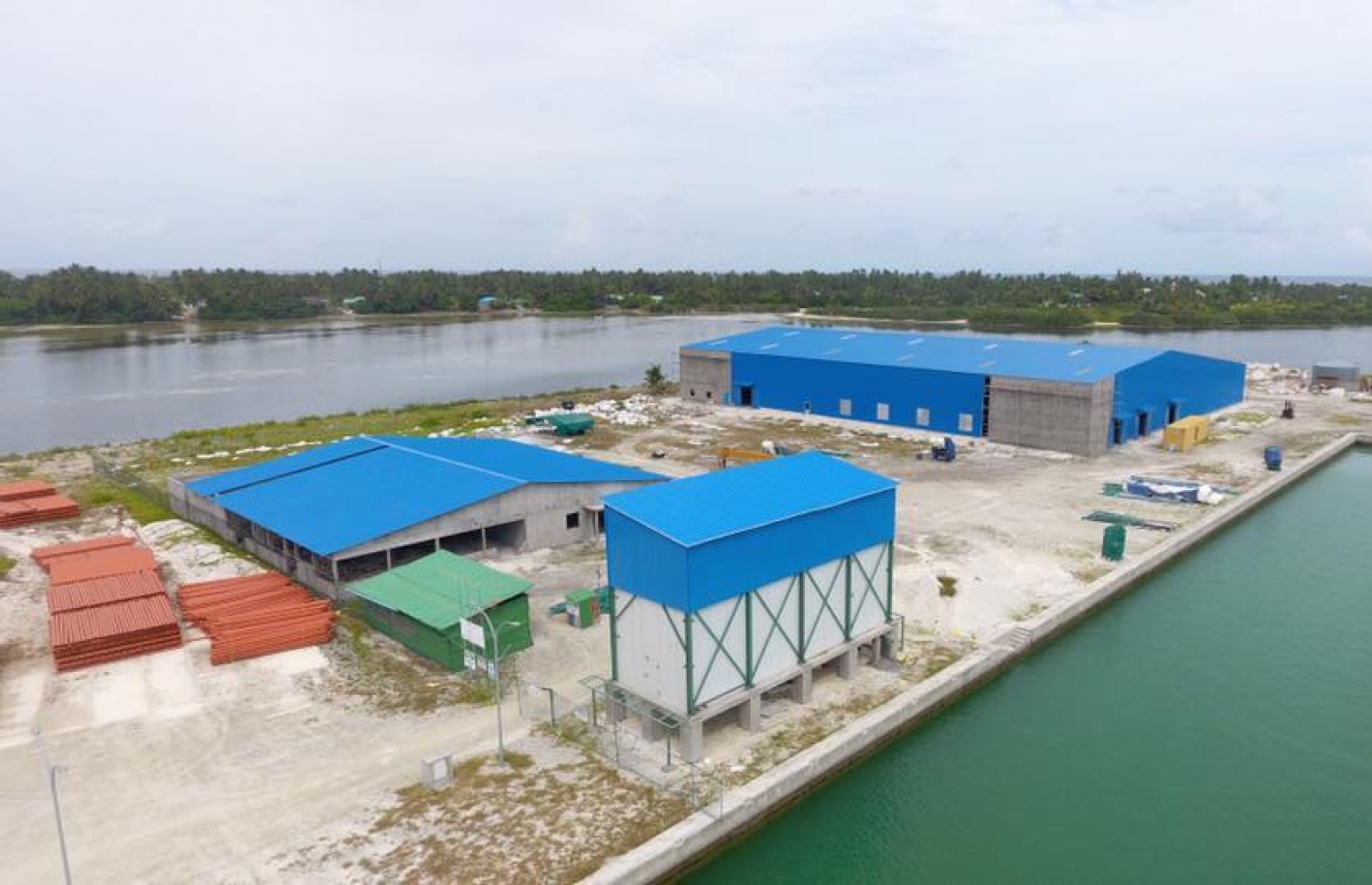 ހުޅުމީދޫގައި ގާއިމުކޮށްފައިވާ އައްޑޫ ފިޝަރީޒް ކޮމްޕްލެކްސް: މިތަން ހުޅުވަން މިހާރު އަންނަނީ ތައްޔާރުވަމުން. ފޮޓޯ: ސޯޝަލް މީޑިއާ