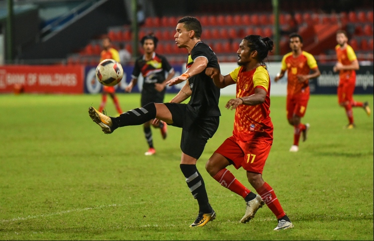 ވިކްޓަރީ ބަލިކޮށް އީގަލްސް ތިން ވަނަ އަށް