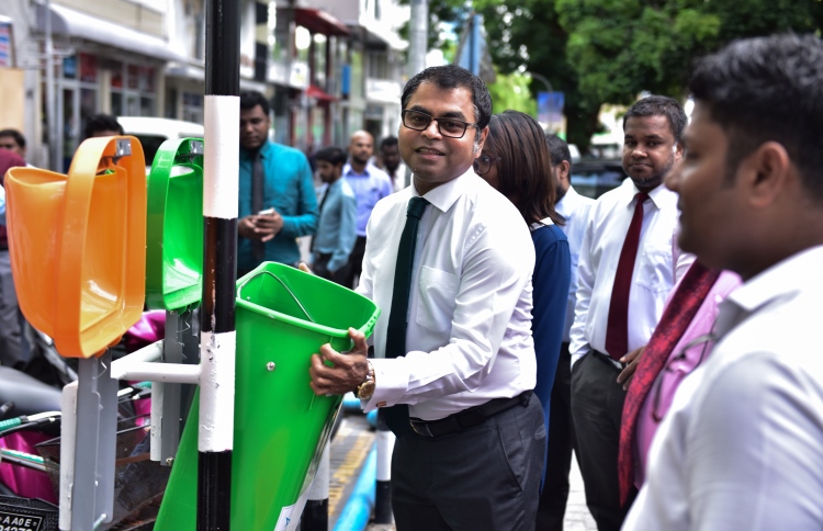 893 ޓަނުގެ ޕްލާސްޓިކް ރިސައިކަލް ކުރަން ފޮނުވައިފި