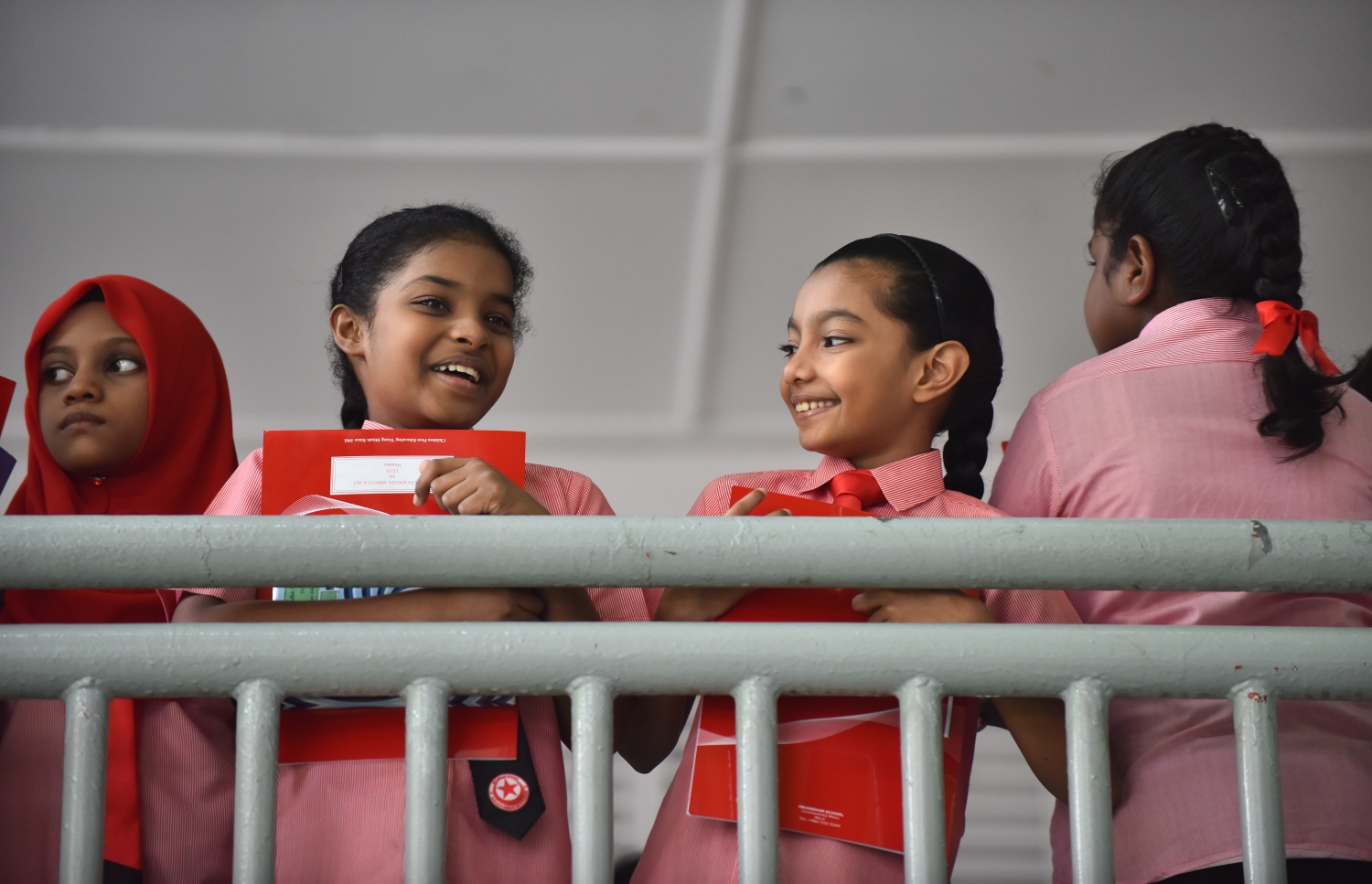 ކުދިންތަކެއް ސްކޫލުގައި: މުޅިން ތަފާތު މާހައުލެއް -- ފައިލް ފޮޓޯ: މިހާރު