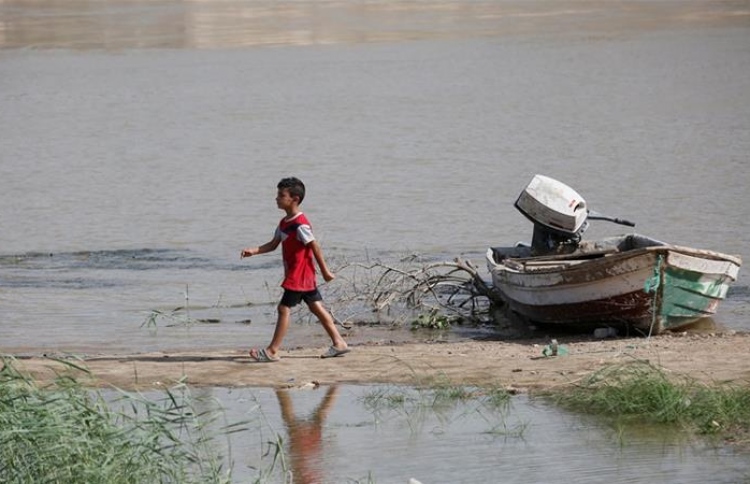 ދިޖުލަތު ކޯރު ހިނދެން ފަށައި، އިރާގު ފެނަށް ޖެހެނީ