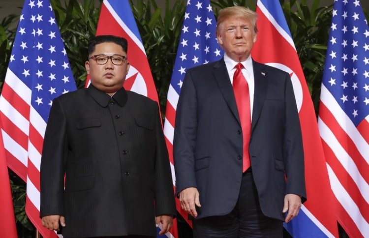 ޓްރަމްޕް-ކިމް ތާރީހީ ސަމިޓު ފެށިއްޖެ