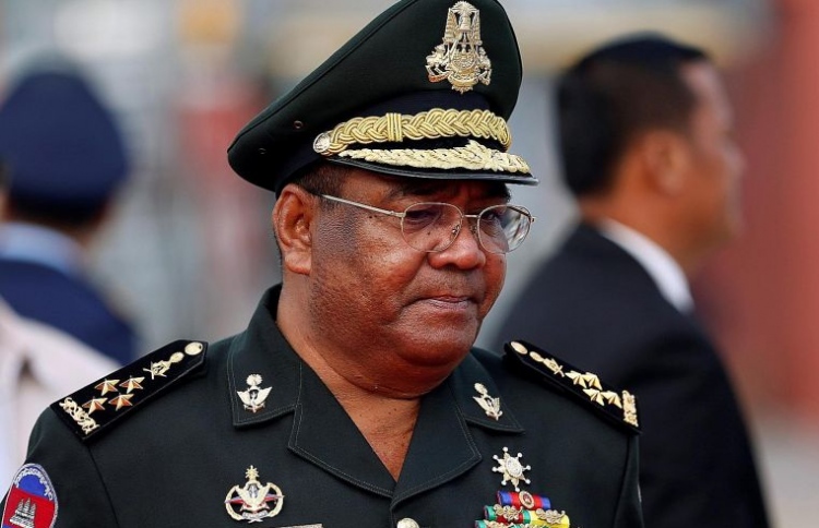 ކެމްބޯޑިޔާގެ ވެރިންނަށް އެމެރިކާ ފިޔަވަޅު އަޅަނީ