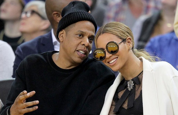 ބިޔޯންސޭ އާއި ޖޭޒީގެ އާ އަލްބަމެއް ނެރެފި