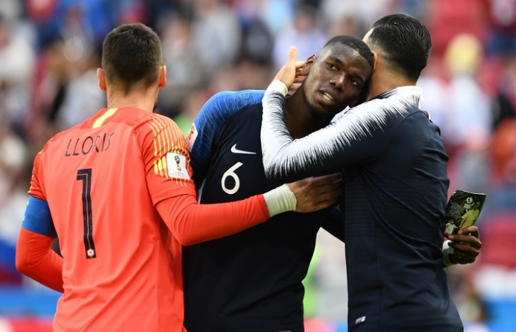 ޕޮގްބާ ދެއްކި ވާހަކަތައް ޑެޝޯމްޕްސް އޮޅުންފިލުވައިދީފި