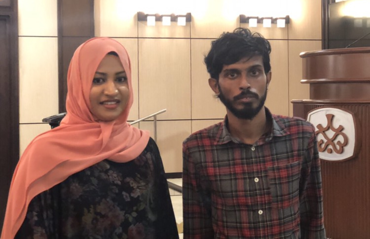 މިހާރު ކުރިއަށް ގެންދާ ޖޭޕީގެ ކޮންގްރެސްގެ ތެރެއިން، އެ ޕާޓީގެ ލީޑަރު ގާސިމްގެ ހަގު އަނބިކަނބަލުން އައިޝާ (ވ) އަދި ޖޭޕީގެ ޔޫތު ލީގުގެ މިހާރުގެ ނައިބު ރައީސް ސުވެއިބާ އެކު ފޮޓޯއެއް ނަންގަވަނީ.