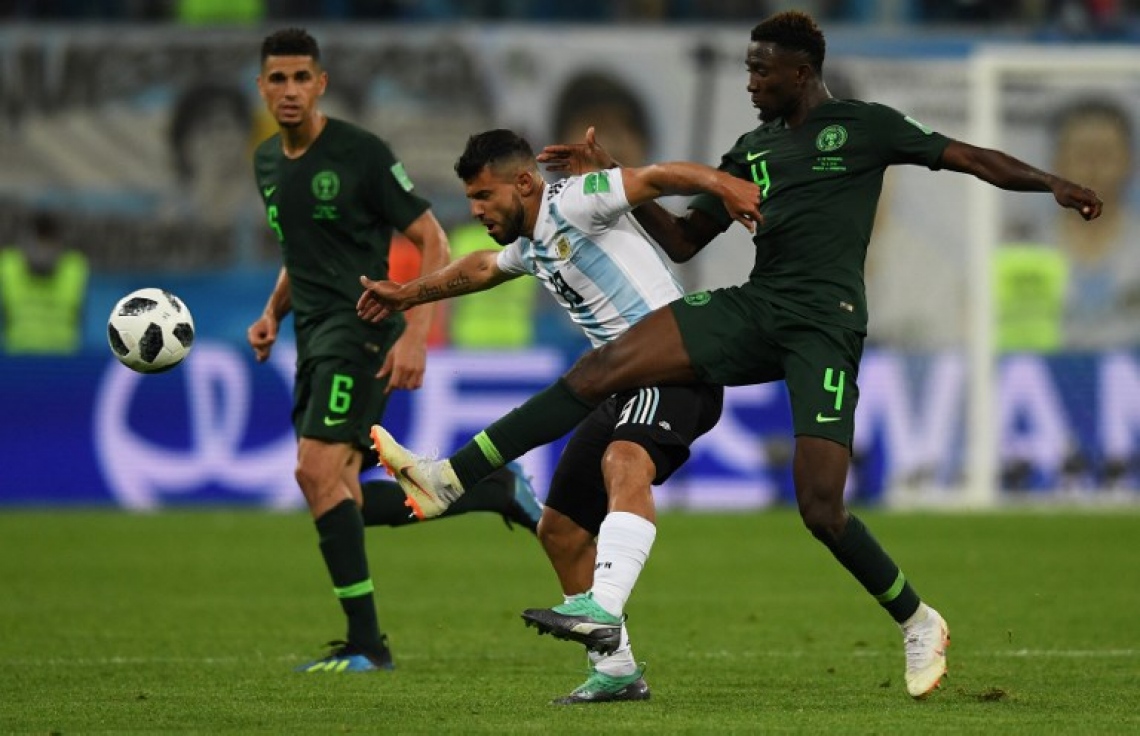 ސެއިން ޕީޓާސްބާގް، ރަޝިއާ: ޖޫން 26، 2018: ވޯލްޑް ކަޕް ފުޓްބޯޅަ މުބާރާތުގައި އާޖެންޓީނާ އާ ނައިޖީރިއާ ކުޅުނު މެޗުގެ ތެރެއިން: މެޗު ނިމެން ހަތަރު މިނިޓަށް ވެފައި ވަނިކޮށް މާކޯސް ރޯހޯ ޖެހި ގޯލުން 2-1 އިން ނައިޖީރިއާ ބަލިކޮށް ވޯލްޑް ކަޕް ފުޓްބޯޅަ މުބާރާތުގެ ދެ ވަނަ ބުރުގެ ޖާގައެއް އާޖެންޓީނާ އިން ވަނީ ހޯދައިފައި. --ފޮޓޯ: އޭއެފްޕީ