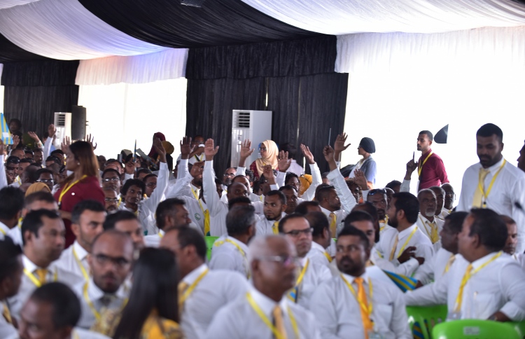 ދޮޅު އަހަރަށް އެއްބައިވަންތަކަމުގެ ސަރުކާރެއް އުފައްދަނީ