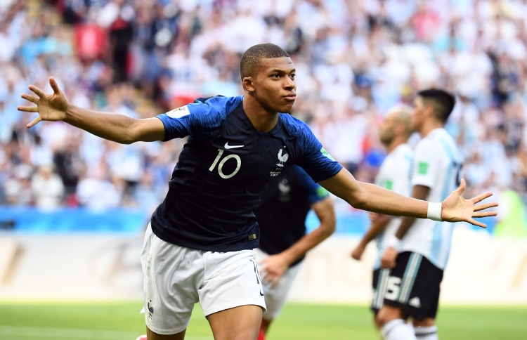 ރޮނާލްޑޯ ނެތްތަން ފޫބައްދަން ރެއާލަށް އެމްބާޕޭ؟