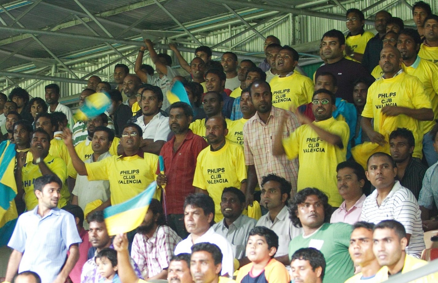 ވެލެންސިއާ ސަޕޯޓަރުން 2008 ގައި އެ ޓީމަށް ހިތްވަރުދެނީ: ފުރަތަމަ ފަހަރަށް އެ ކްލަބް މިހާރު ވަނީ ދެ ވަނަ ޑިވިޝަނަށް ވެއްޓިފައި -- ފޮޓޯ: ވެެލެންސިއާ