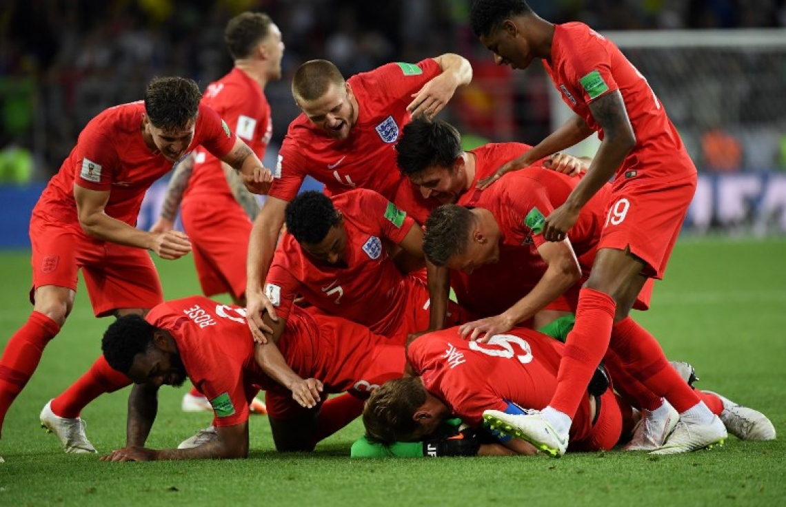 މޮސްކޯ: ޖުލައި 3، 2018: ވޯލްޑް ކަޕް ފުޓްބޯޅަ މުބާރާތުގައި އިންގްލެންޑް އާ ކޮލަމްބިއާ ކުޅުނު މެޗުގައި ޕެނަލްޓީ ޖެހުމަށްފަހު އިންގްލެންޑުގެ ކުޅުންތެރިން އުފާފާޅުކުރަނީ: ވޯލްޑް ކަޕް ފުޓްބޯޅަ މުބާރާތުގައި ޕެނަލްޓީ ޖަހައިގެން ކޮލަމްބިއާ އަތުން 4-3 އިން މޮޅުވެ އިންގްލެންޑް މުބާރާތުގެ ކުއާޓާ ފައިނަލުން ވަނީ ފުރުސަތު ހޯދައިފައި.-- ފޮޓޯ: އޭއެފްޕީ