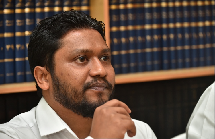 އިލްމުވެރިން ތިބީ އަނިޔާވެރިކަމާ އަތުގުޅައިގެން: އަލީ