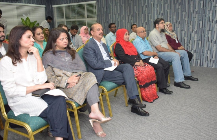 ޕާކިސްތާން ޑޮކްޓަރުންނާ އެކު މެޑިކަލް ކޭމްޕް ފަށައިފި