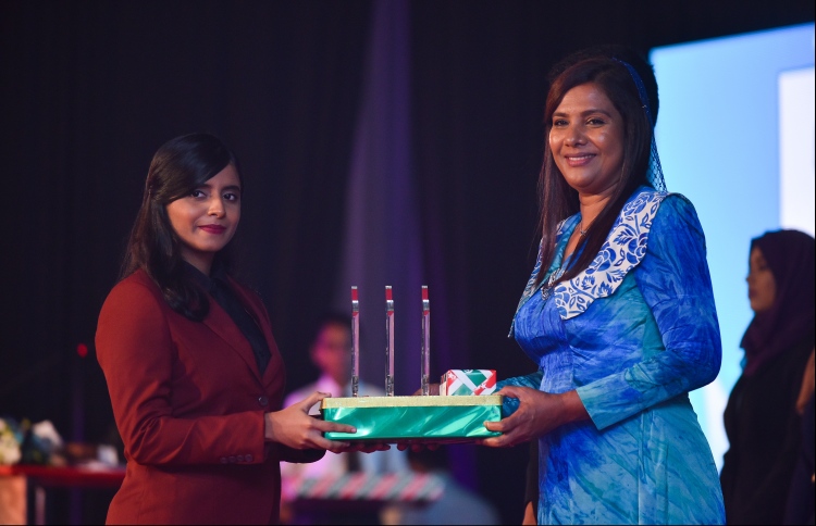 އޭ ލެވެލްގައި ދުނިޔެއިން 1ވަނަ ރާއްޖޭގެ ހަ ދަރިވަރުން