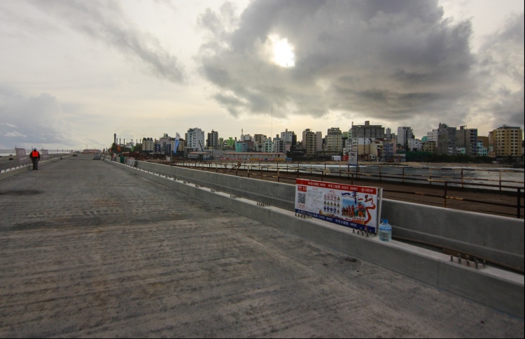 ބުރާސްފަތި ދުވަހު ބްރިޖު ހުޅުވަނީ