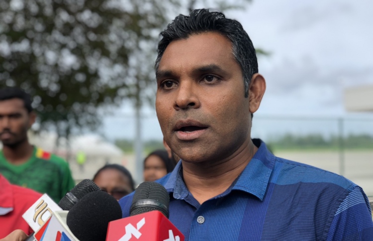 ފައިސަލްގެ ފުރަތަމަ ދަތުރު ވެސް އައްޑު އަށް