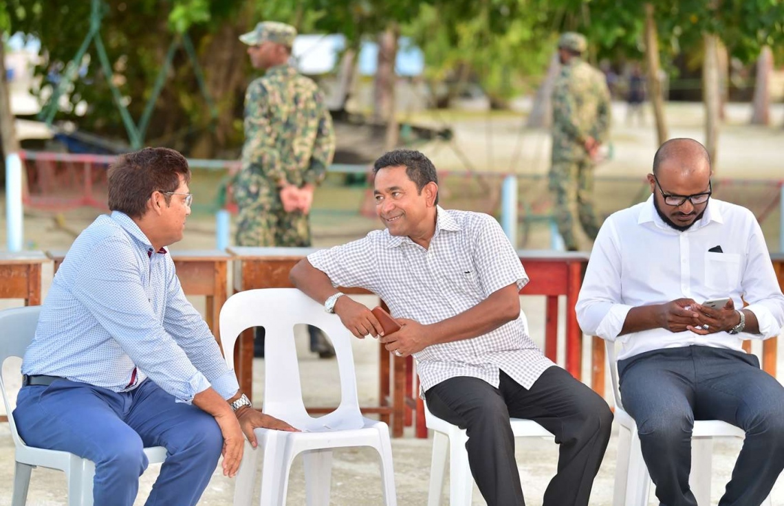 ހއ. ބާރަށް: ޖުލައި 18، 2018: ބާރަށުގައި 32 މިލިއަން ރުފިޔާ ހަރަދުކޮށްގެން 2015 ގައި ހެދި މެރީނާ ޖެޓީ ހުޅުވުމަށް އެ ރަށުގައި ބޭއްވި ރަސްމިއްޔާތެއްގައި ބައިވެރިވެ ވަޑައިގަތުމަށް ރައީސް ޔާމީން ބާރަށުގައި.-- ފޮޓޯ: ރައީސް އޮފީސް