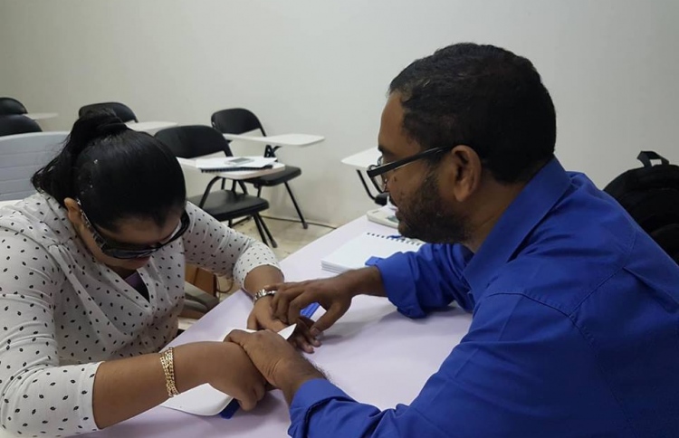 ލޯފަން ކުދިންނަަށް ތާނަ ލިޔަންކިޔަން ދަސްކޮށްދެނީ